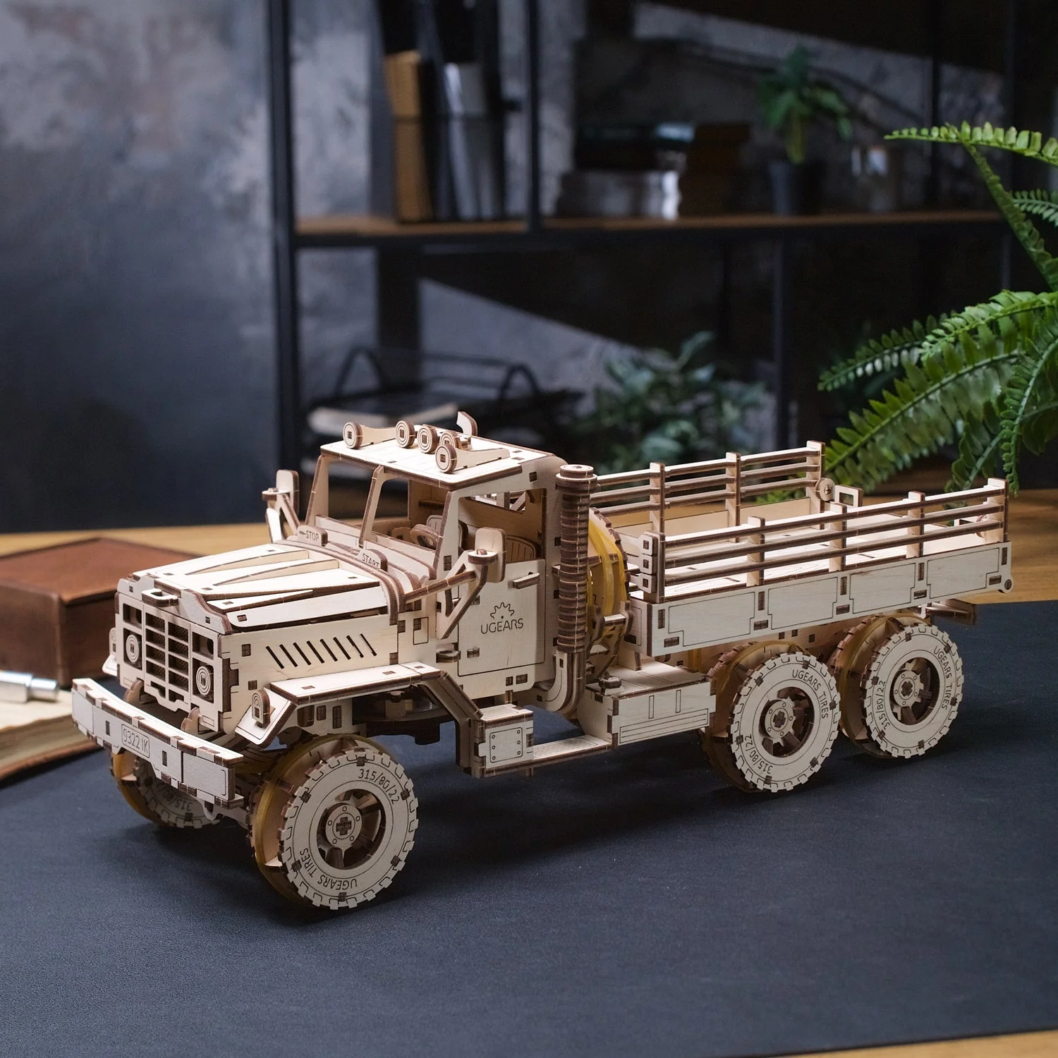 Cargo Truck - Image 8