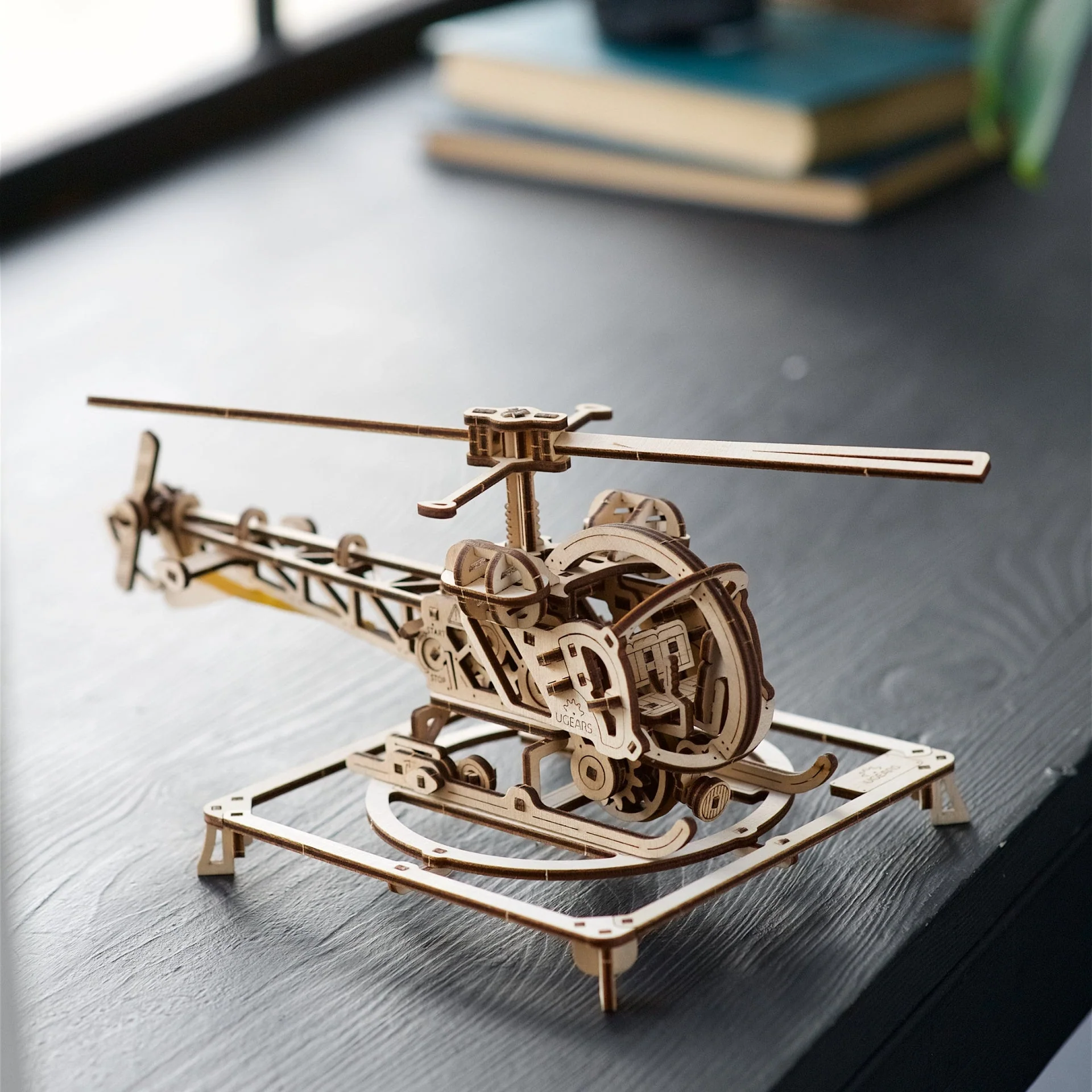 Mini Helicopter - Image 8